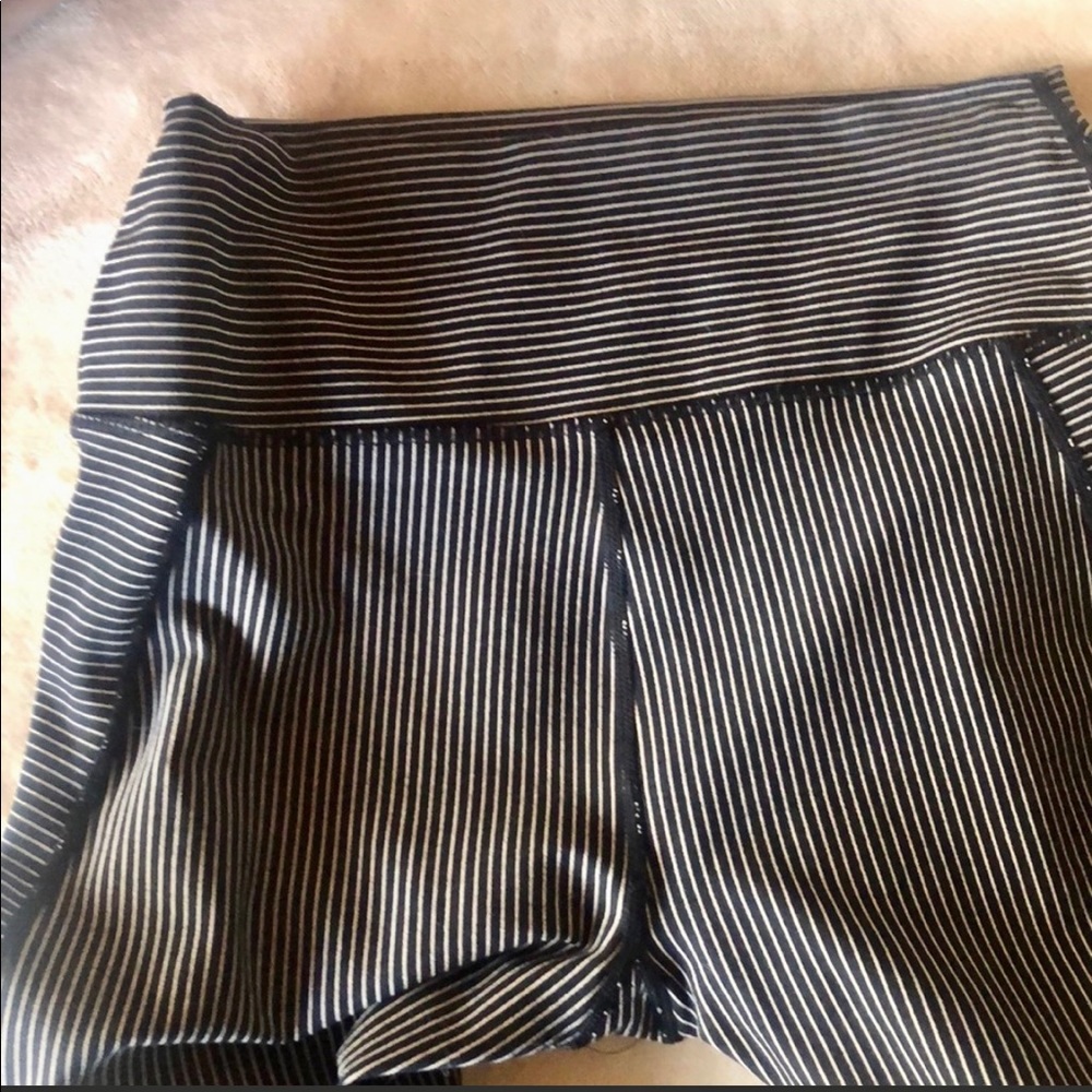 GLYDER NWOT PREMIER BLACK/ ADOBE ROSE STRIPE WORKOUT BRA AND LINEAR LEGGING SET - Picture 12 of 16